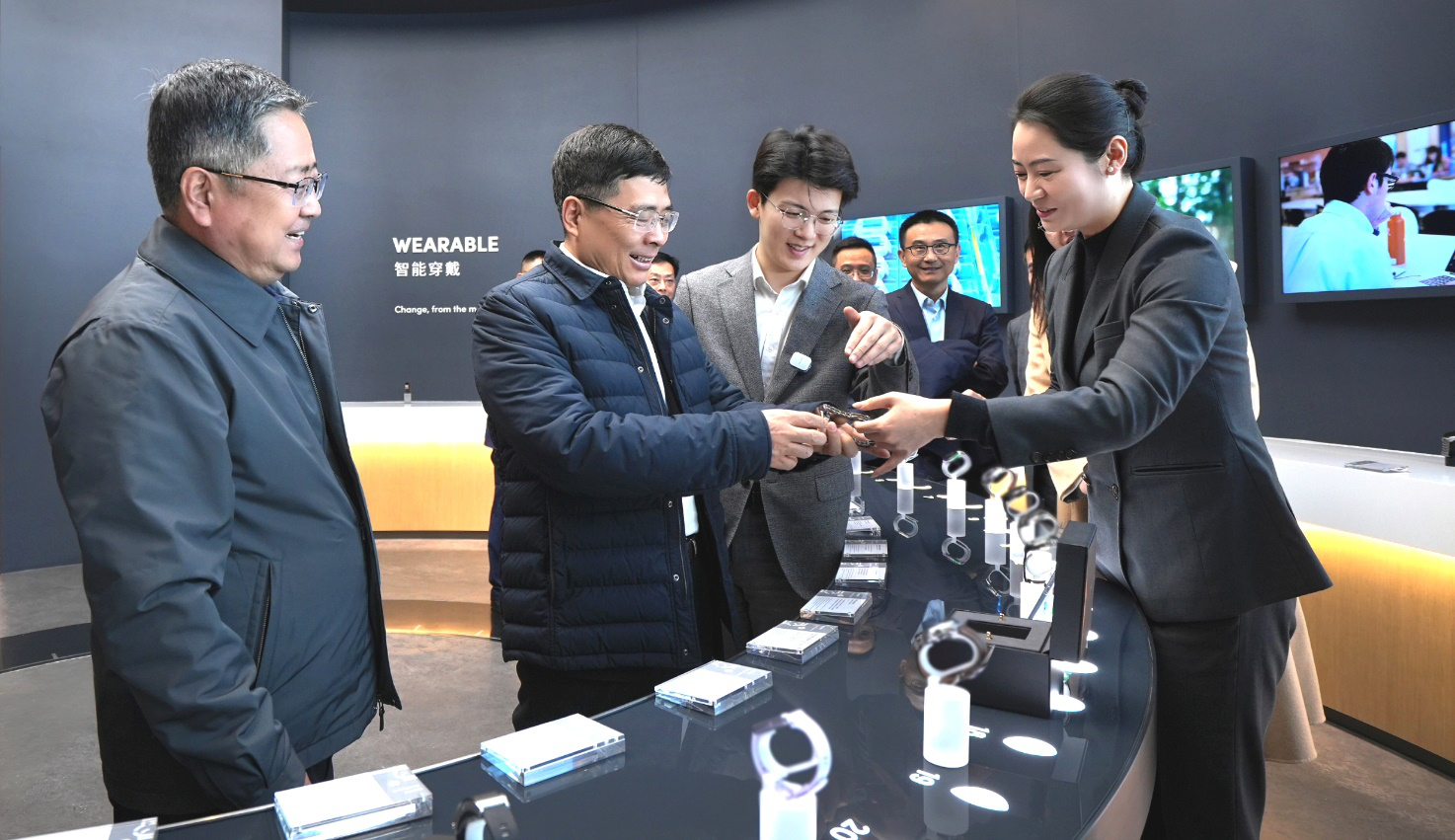 歌尔集团与海尔集团携手战略合作,共筑智慧美好生活愿景