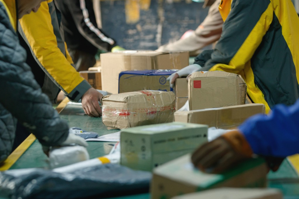 “桐庐系”快递二代登场，韵达00后“太子”空降董事会，聂氏家族包揽半壁江山