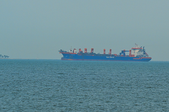 中东战火再燃，霍尔木兹海峡被封，最慌的可能是日本