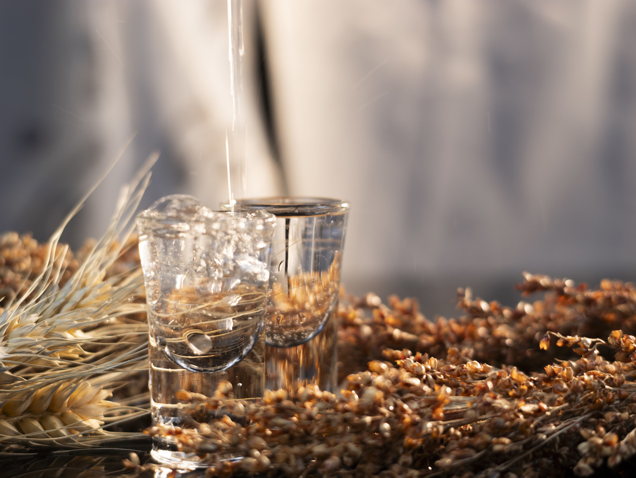 “双节”酒水观察：线下节庆红利退潮，酒商扎堆直播间拼“底价”，名酒也要靠补贴冲销量