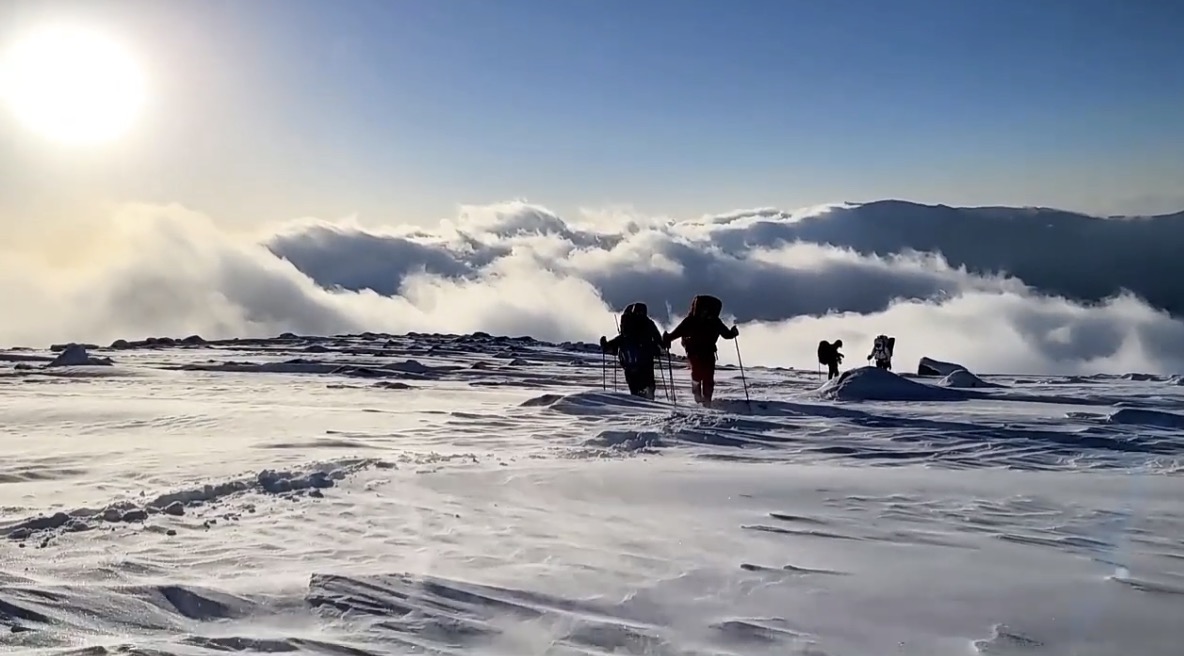 穿越鳌太线，一门明码标价的生意：春节定制开价3万，“收费救援比带路更火”