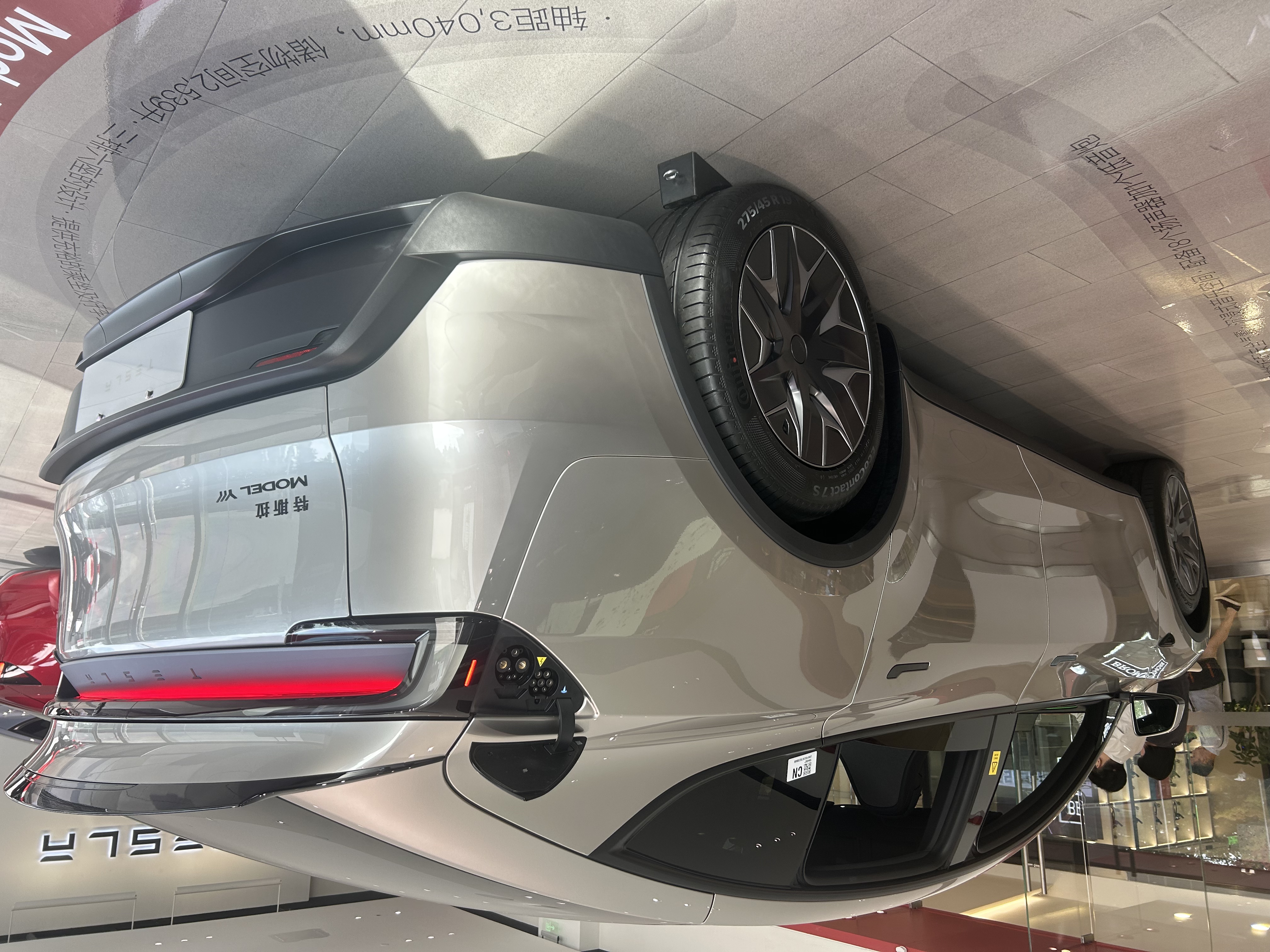 年度营收首降！汽车业务下滑10%，特斯拉万亿市值靠马斯克，还是“机器人”？